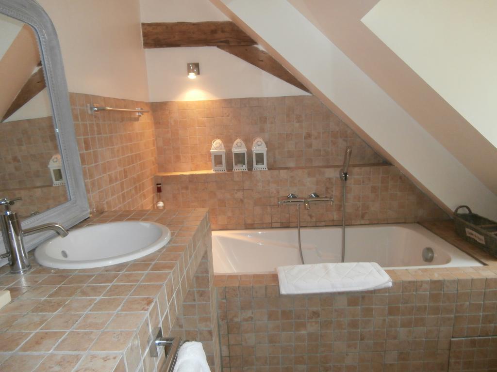 La Tale Bed and Breakfast Chahaignes Kamer foto